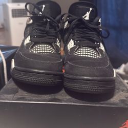 Jordan 4 White Thunder