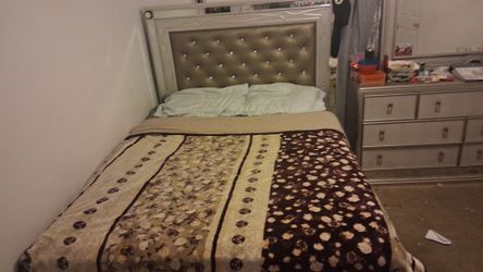 Cama Queen