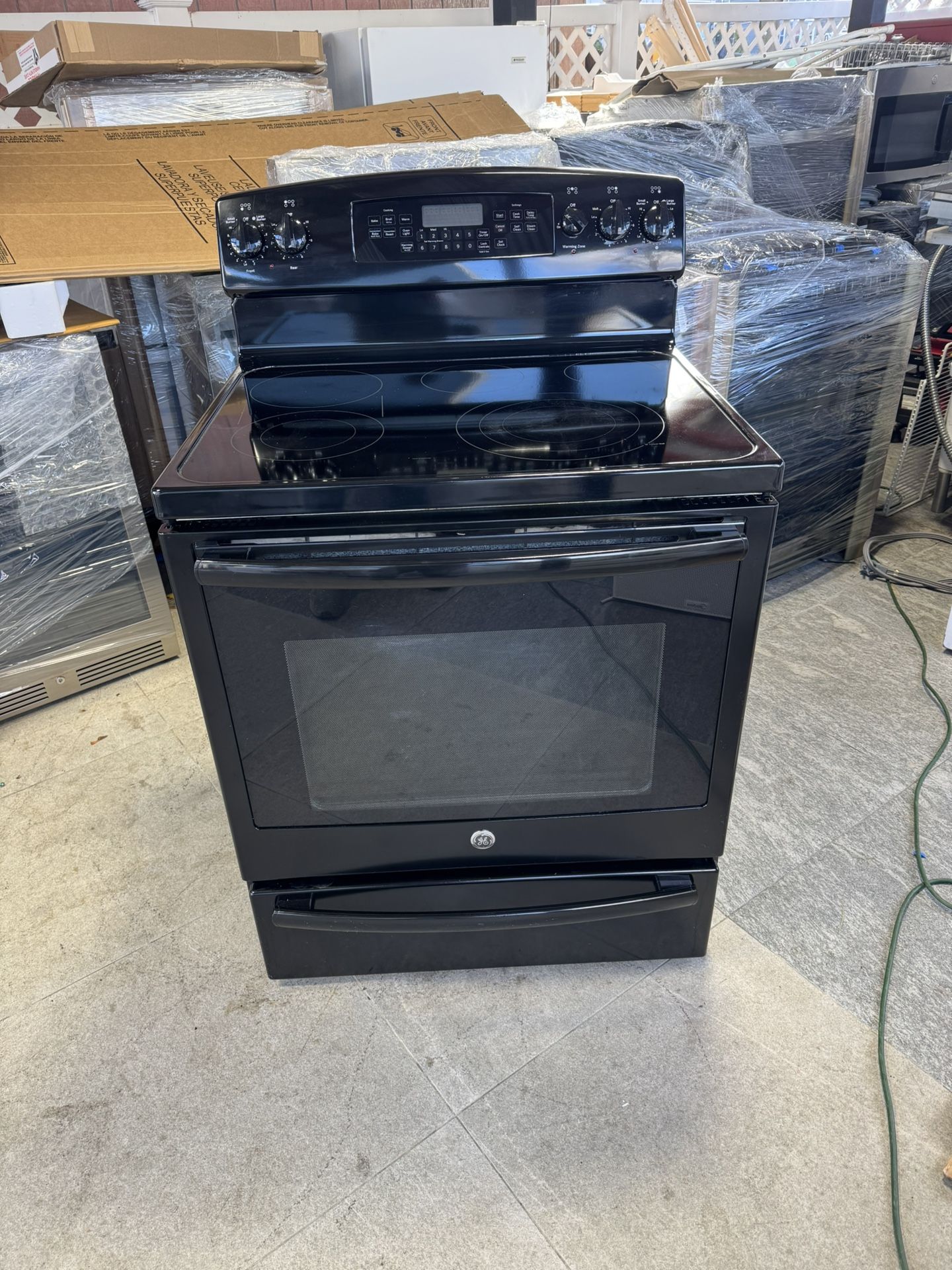 GE Electric Stove Almost New Working Perfect Clean One Receipt For 90 Days Warranty 