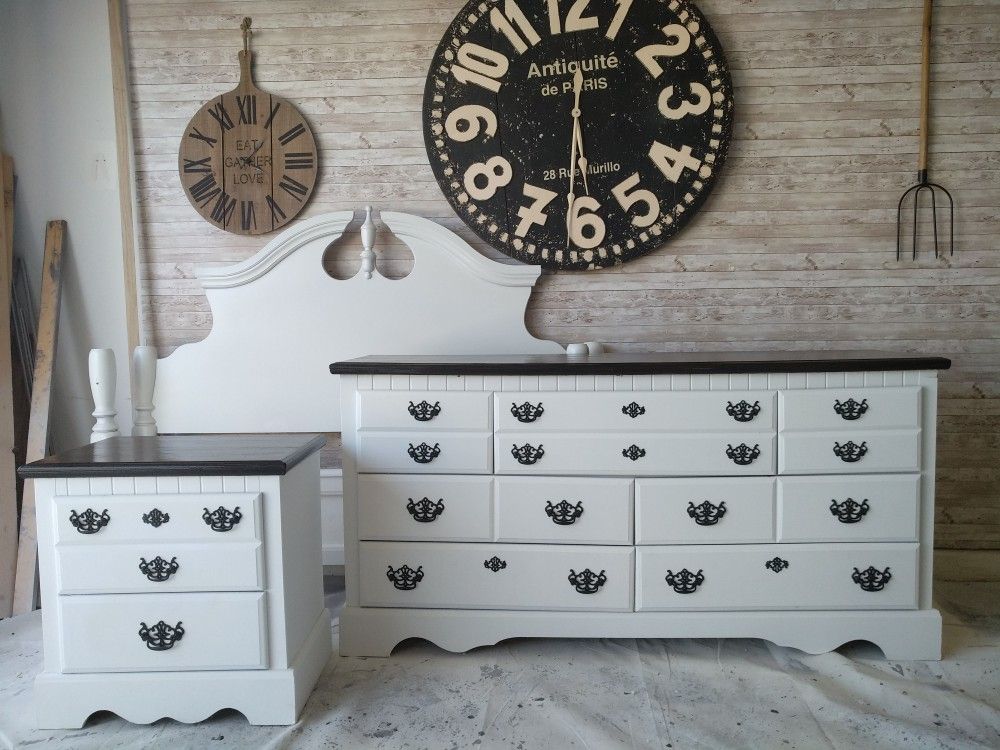 Bedroom Furniture Set