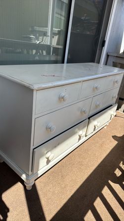Dresser
