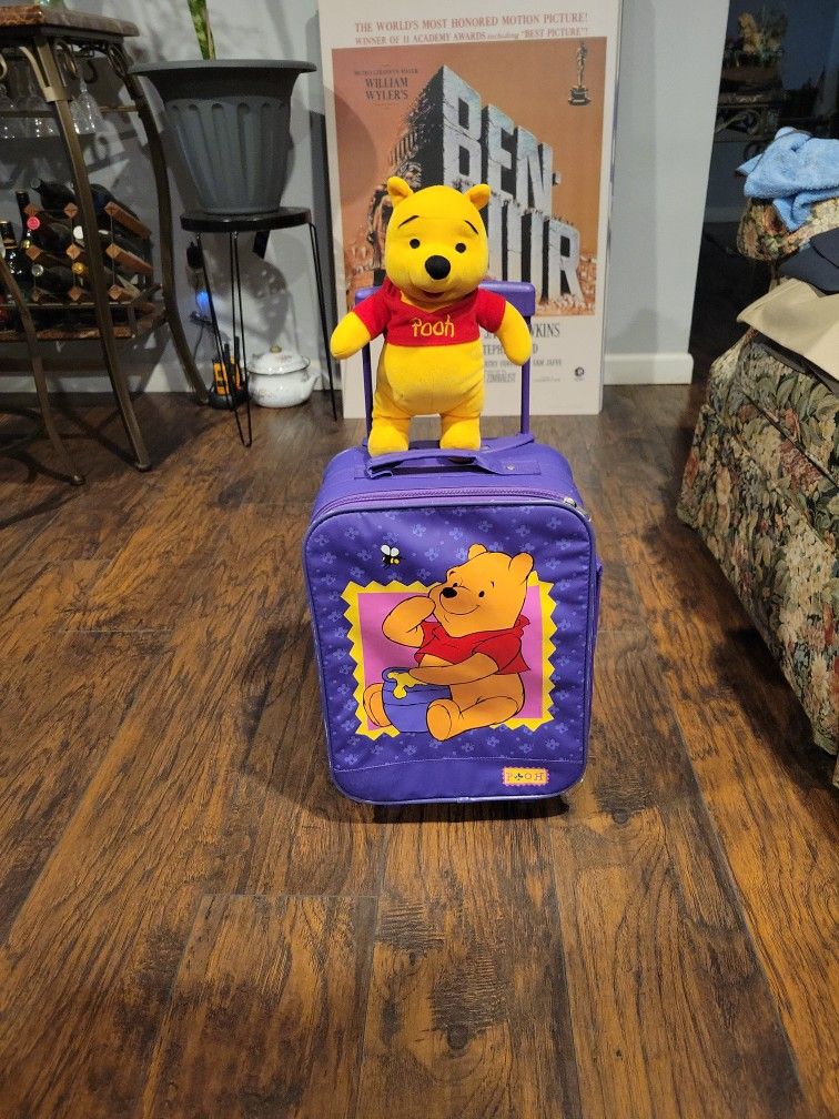 WINNIE THE POOH ROLL CHILDREN'S LUGGAGE POOH BEAR INCLUDED IN GREAT CONDITION $40.00 Firm Price!