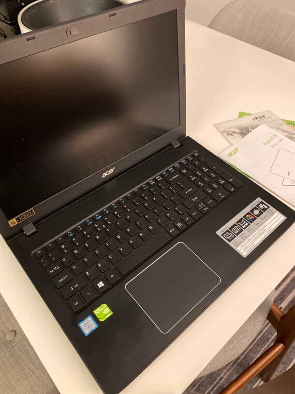 Laptop 