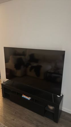 Samsung 70” 4K Crystal UHD Smart TV (CU7000 Series) — Like New