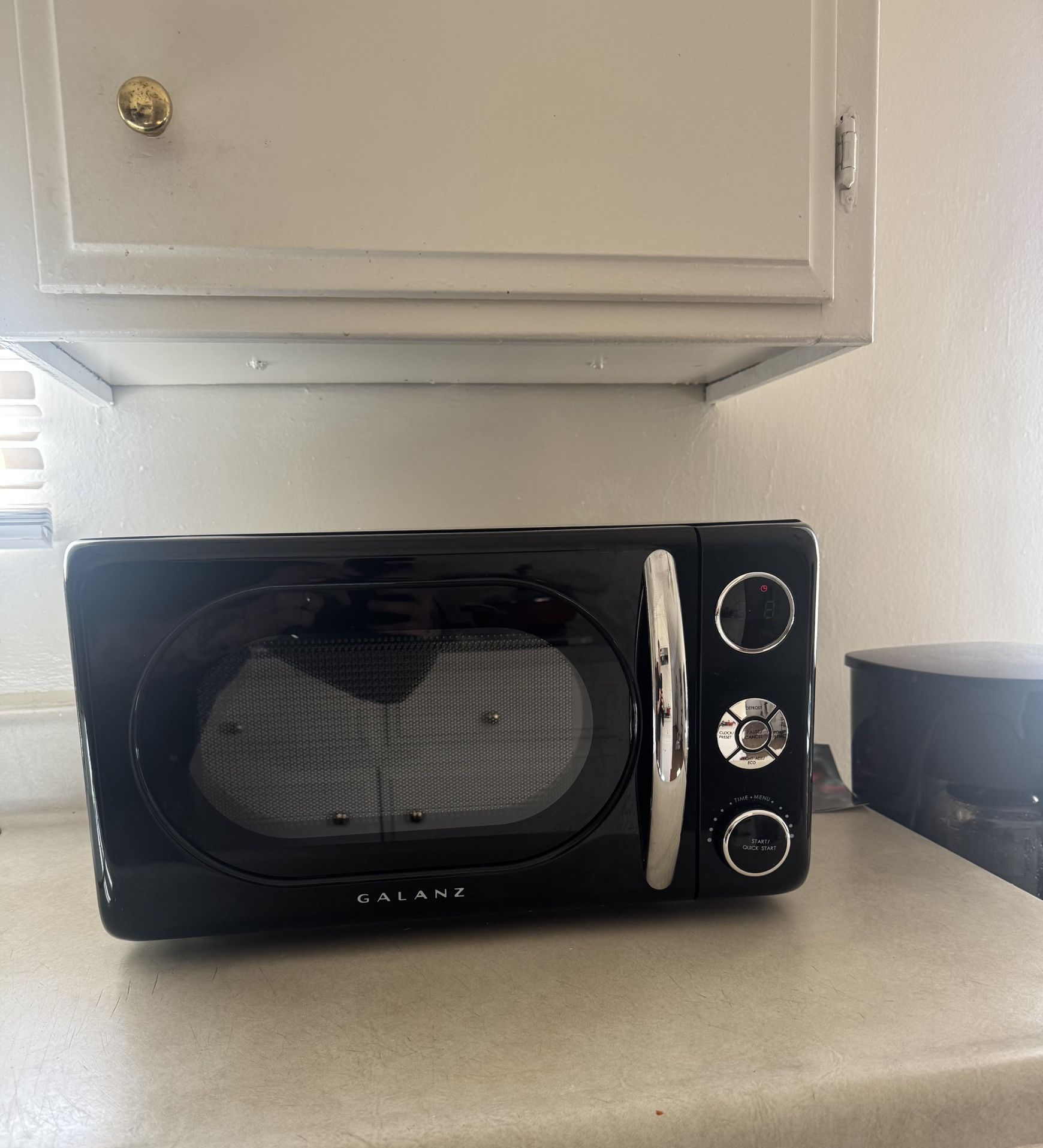 Black Galanz Microwave