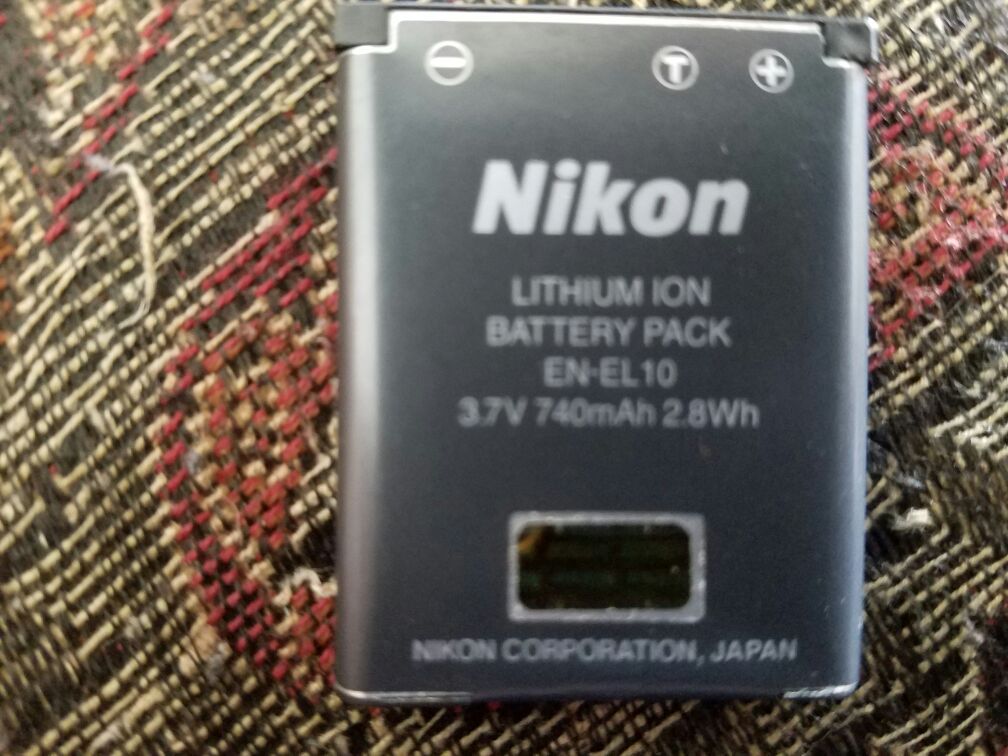 nikon lithium ion battery pack en-el10 3.7v 740mah 2.8wh