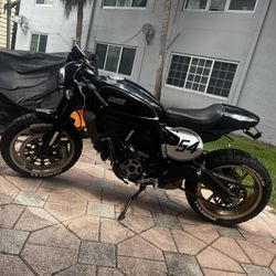 2018 Ducati Scrambler Cafe Racer