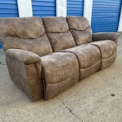 LA-Z-BOY 3 SEATER POWER FULLY RECLINER AND 2 USB PORTS🚨🚨