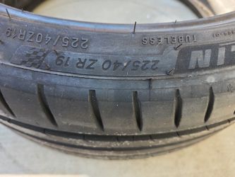 225/40/r19 Michelin Tire 85% Good