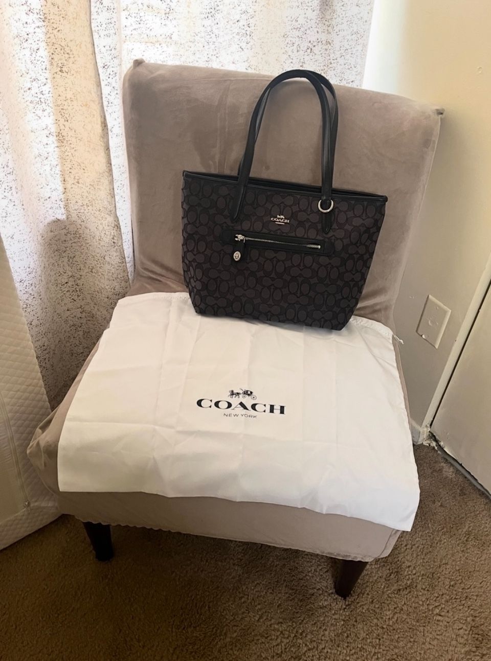 Woman’s Tote Bag New Never Used With Dust Bag View All Photos Pickup Gaithersburg Md20877