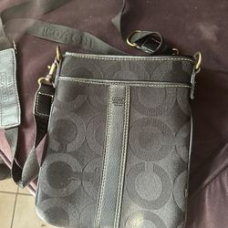 Black Authentic Coach Cross Body Messenger Bag.