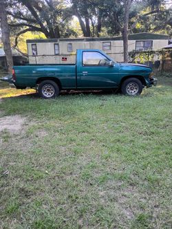 1996 Nissan Pickup Truck