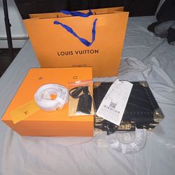 LOUIS VUITTON