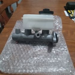 Master Cylinder For A 1997 To 2001 Toyota Camry 