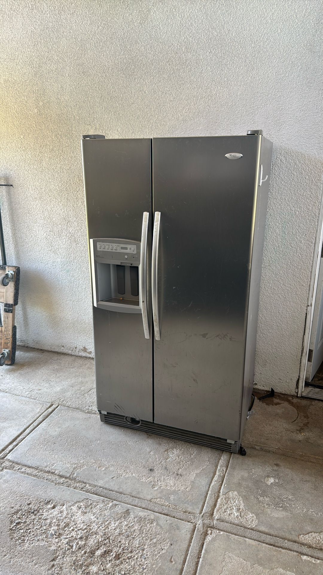 Refrigerator 