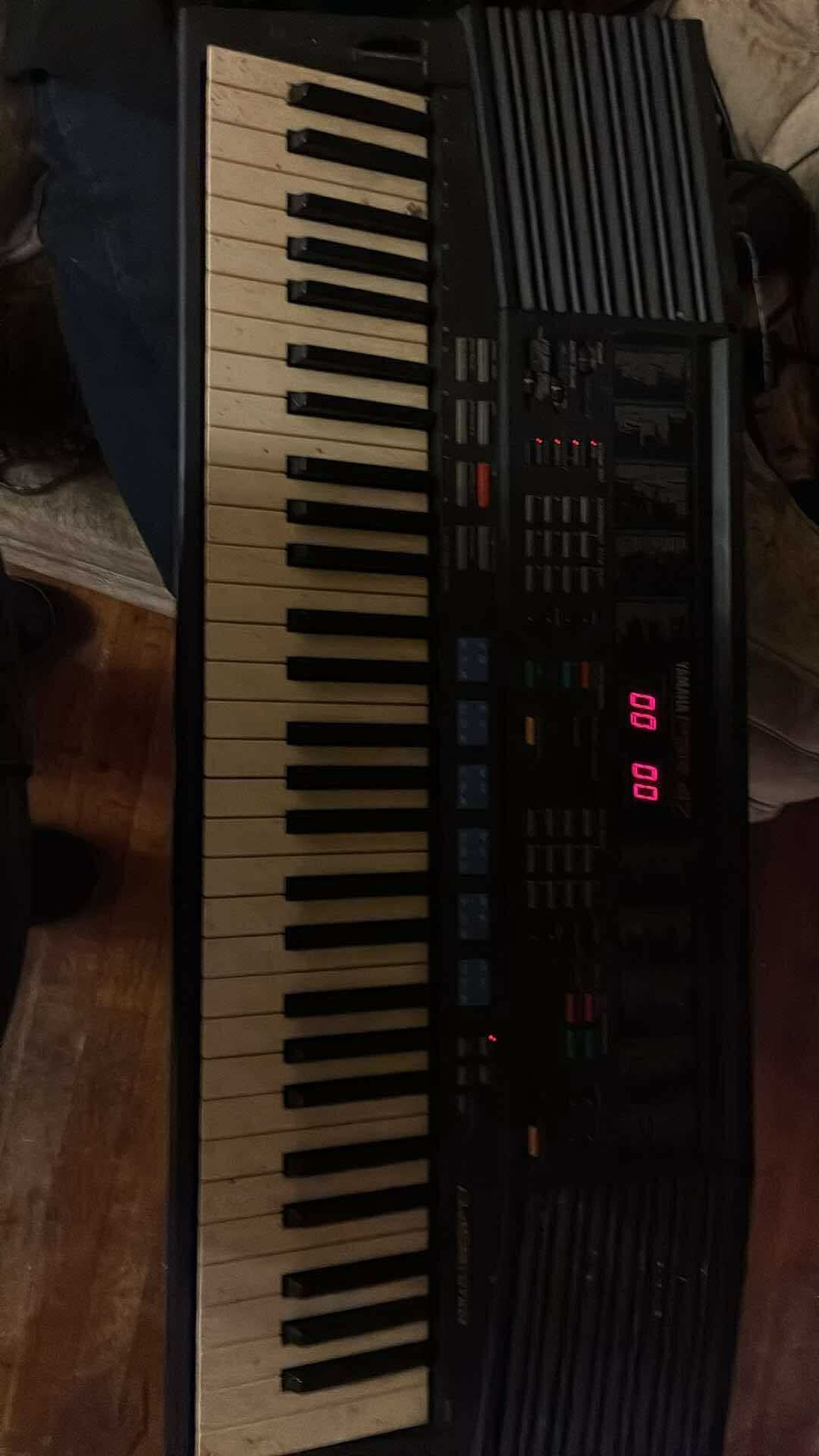Yamaha Keyboard Psr-47 Used