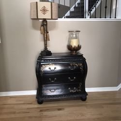 Dresser/jewelry Chest/Sideboard/dining table and chairs