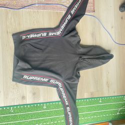 Supreme hoodie 