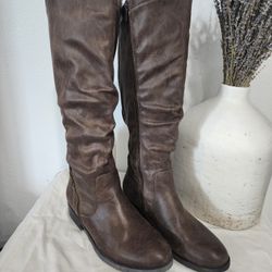 Baretraps Tall Brown Riding Boots Sz 9.5M Side Zip Yulissa Knee High 