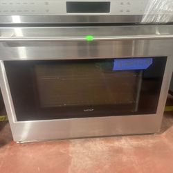 Wolf 30” convection wall oven. Great condition. $1,399