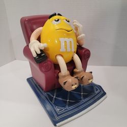 1999 M&M Collectible Candy Dispenser Yellow Peanut in Recliner TV Remote