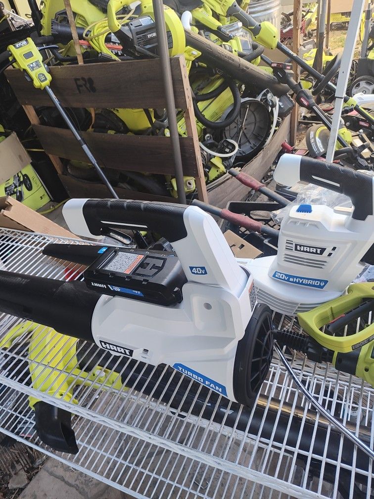 Hart 40 Volt And 18 Volt Blowers