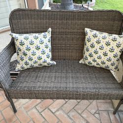 Outdoor Patio Wicker Love Seat/ Bench 