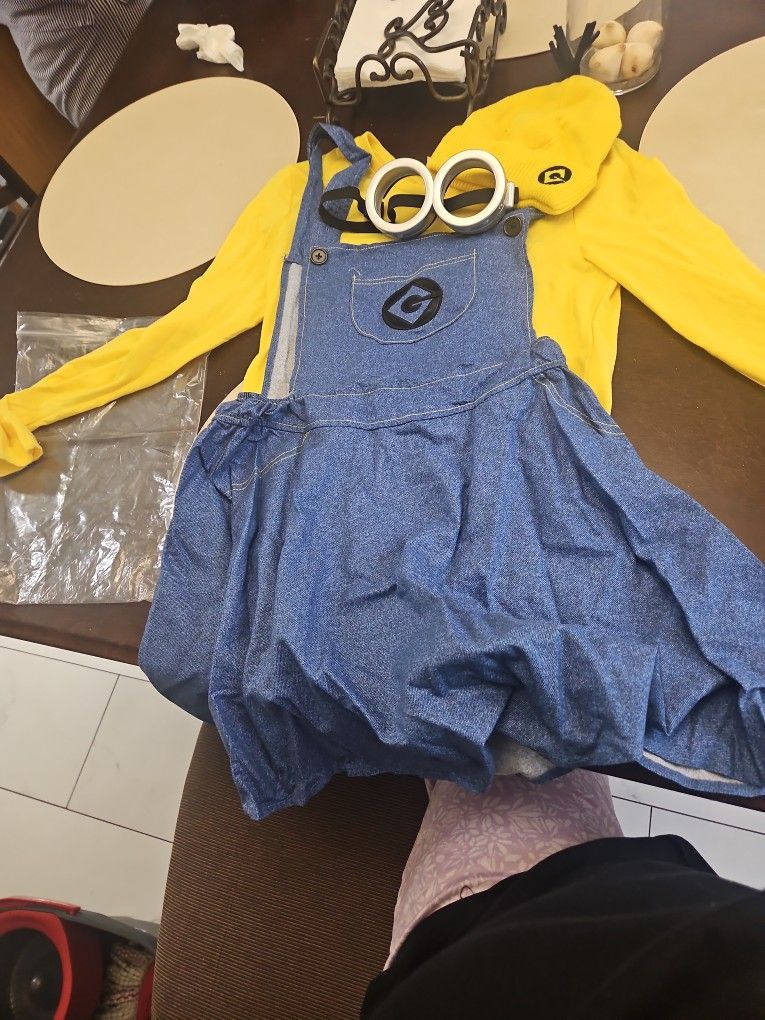 Adults Women's Medium Minion Costume