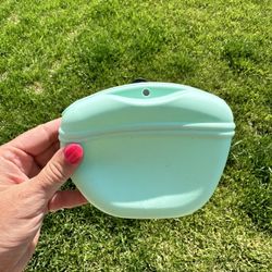 Mint Silicone Treat Holder