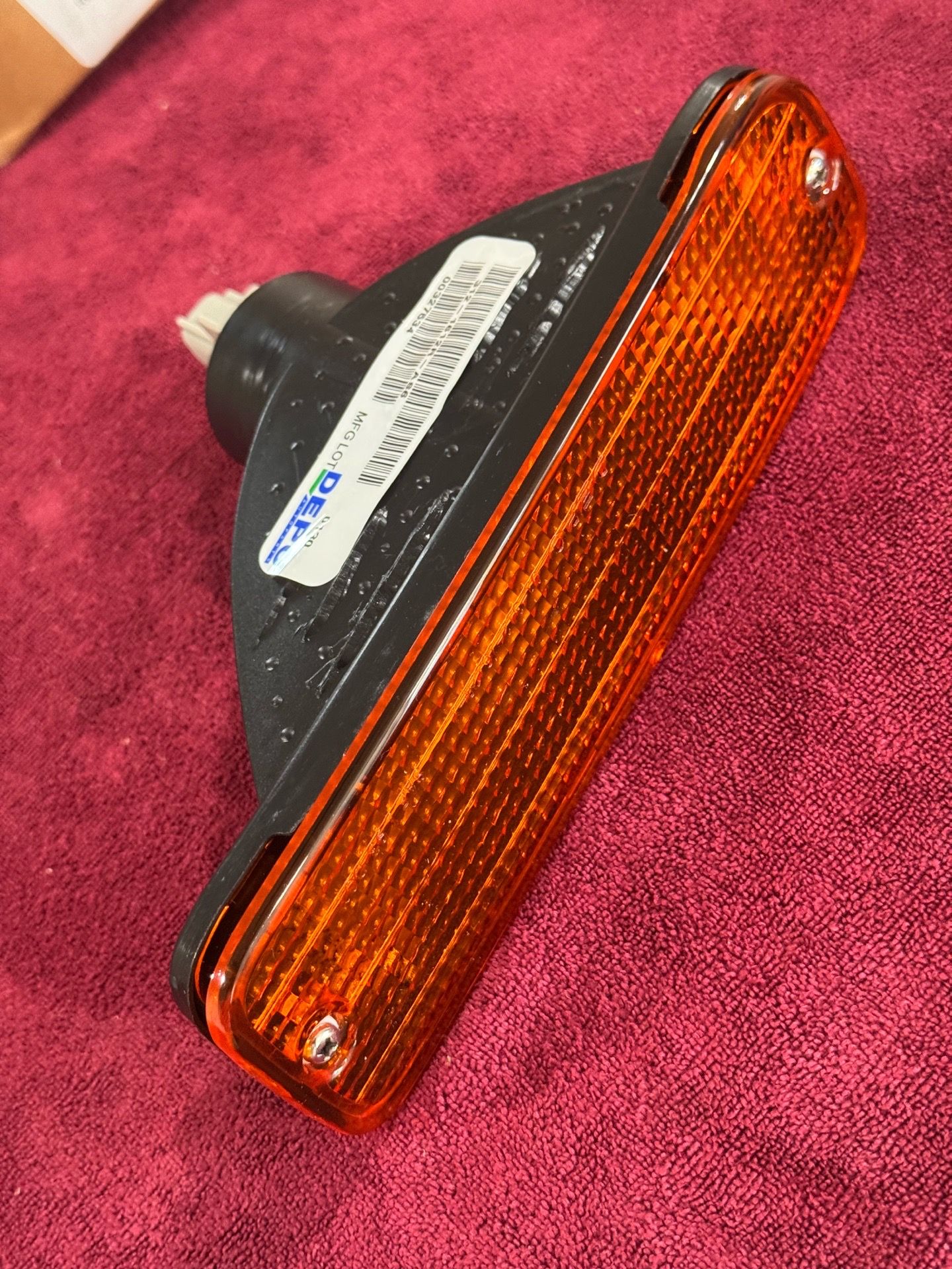 passenger side turn signal light assembly for a 1(contact info removed) Toyota Tacoma. Fe5)