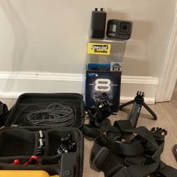 Go Pro Hero 8 Bundle (With Box) + Accessories 
