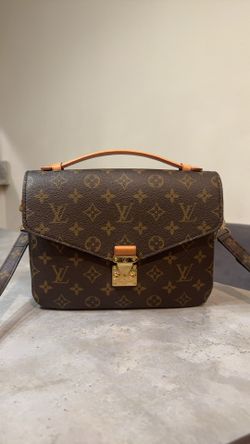 Louis Vuitton Pochette Métis