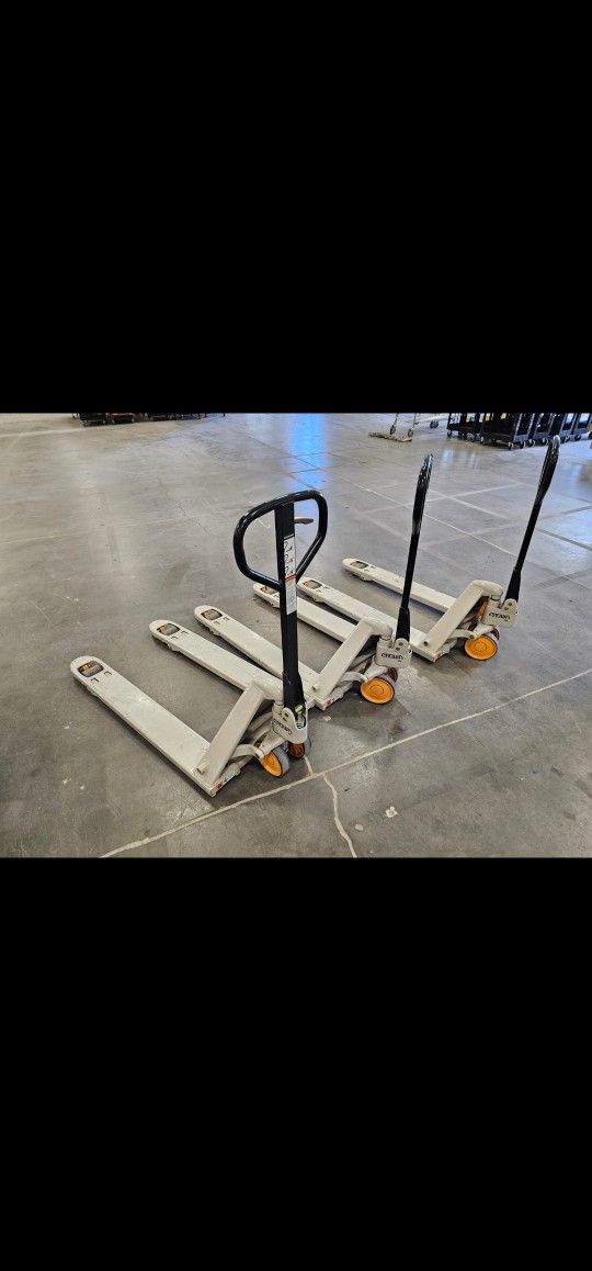 Crown Pallet Jacks