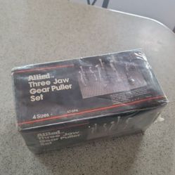 Brand New Allied Three Jaw Gear Puller Set