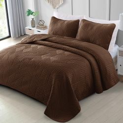 Exclusivo Mezcla Ultrasonic Full Queen Quilt Bedding Set, Brown Lightweight Bedspreads, Soft Microfiber, Modern Geometric Coverlet, All Season Bed Cov