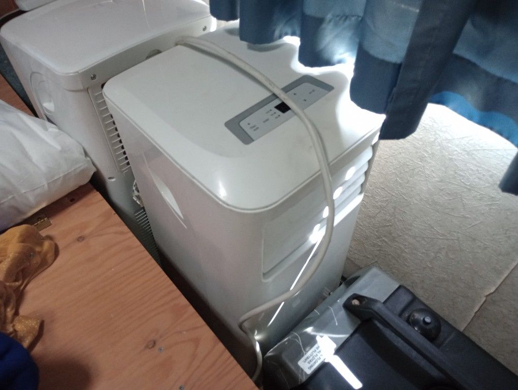 Fridgedaire Portable AC Unit 