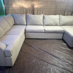Sectional couch great condition no flaws we sell all the time delivery extra 40 local