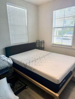 Like new Queen Nectar premier memory foam mattress