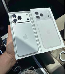 Brand New Phone{{UNLOCKED iPhone 17 Pro Max}}***Any Company Works!