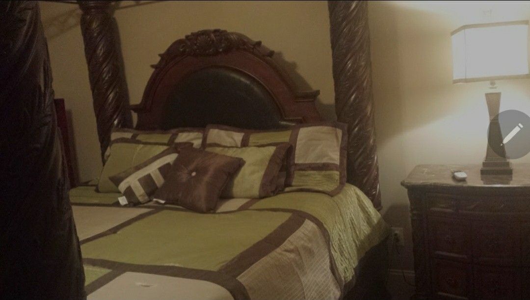 Quality Durable California King Bedroom Set & Dining Room Table w/ Chairs and Bench Best Offer