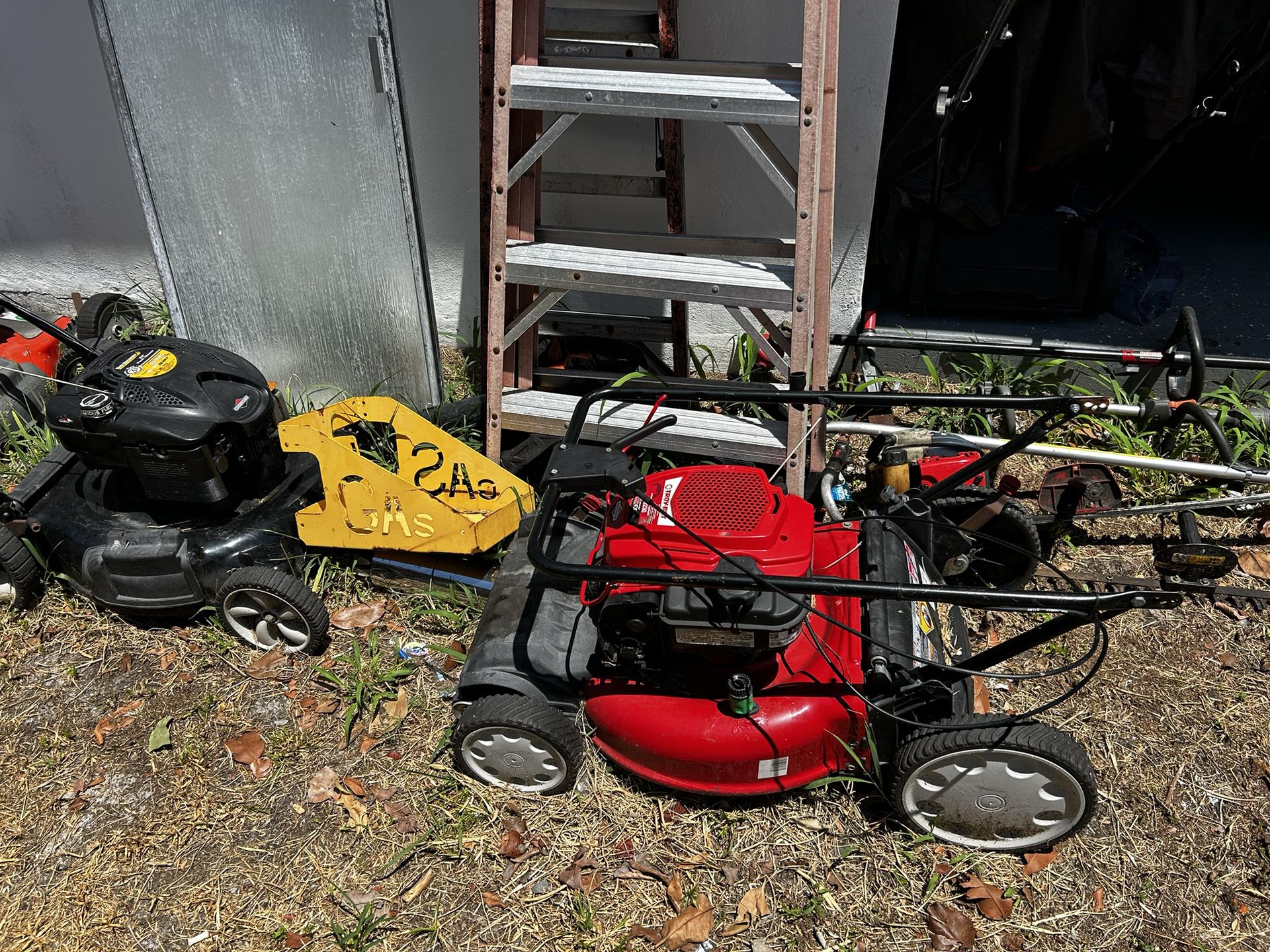 Lawn Service Equipment For Parts 
