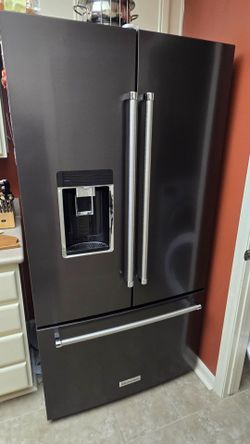 KitchenAid Refrigerator - Model KRFC704FBS00