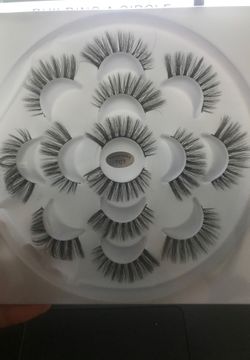 False eyelashes
