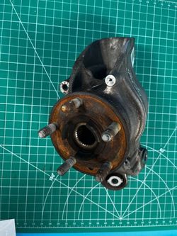 Stub Axle Rear Right Land Rover Evoque Dynamic Year 2014