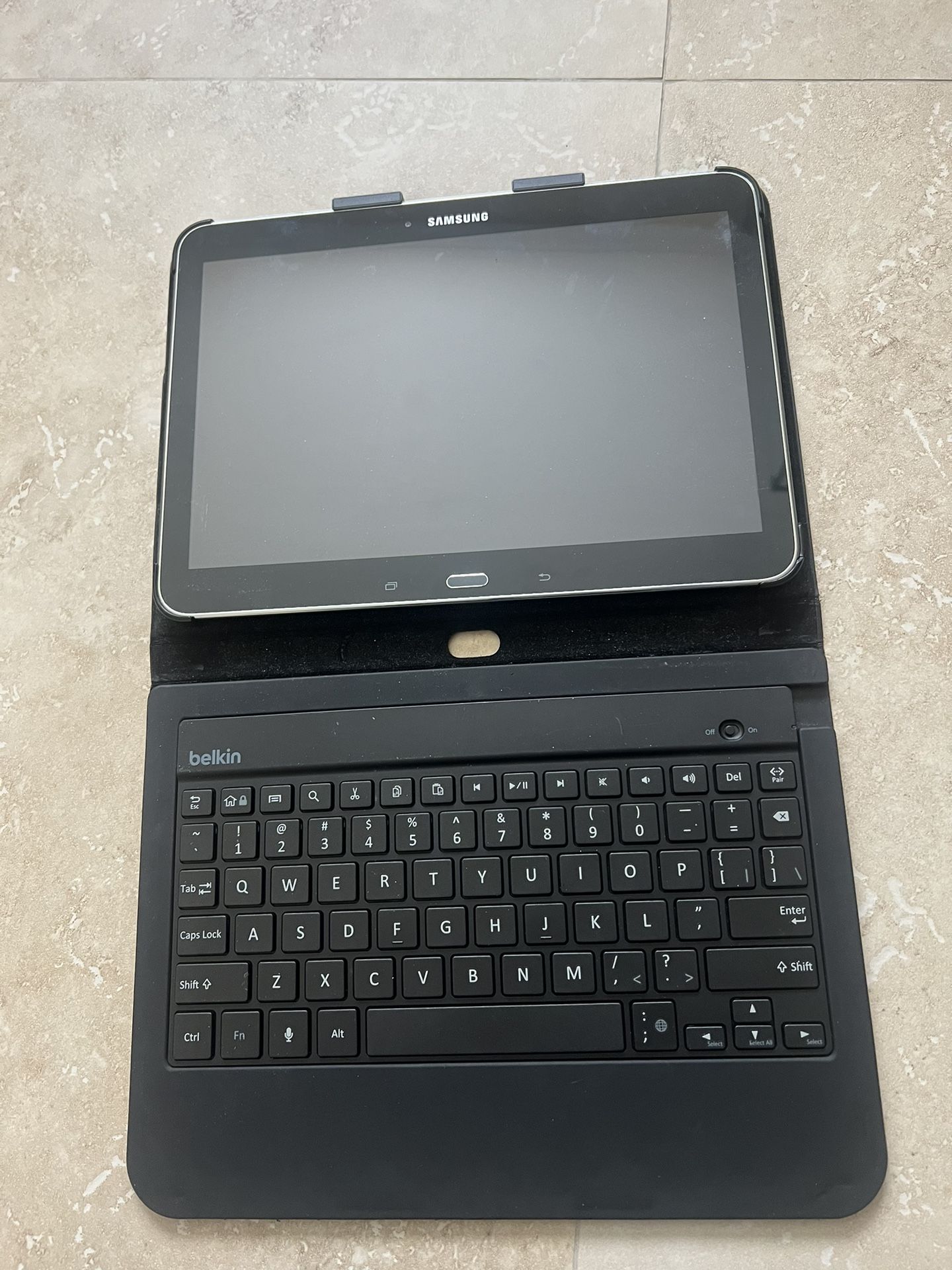 Samsung Tablet 16gb SM-T530NU 16GB - Black With Belkin Keyboard Case