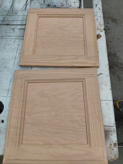 2-cabinet doors (Oak)