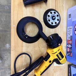 Dewalt 5" (127 mm) VARIABLE SPEED DISC SANDER WITH DUST SHROUD