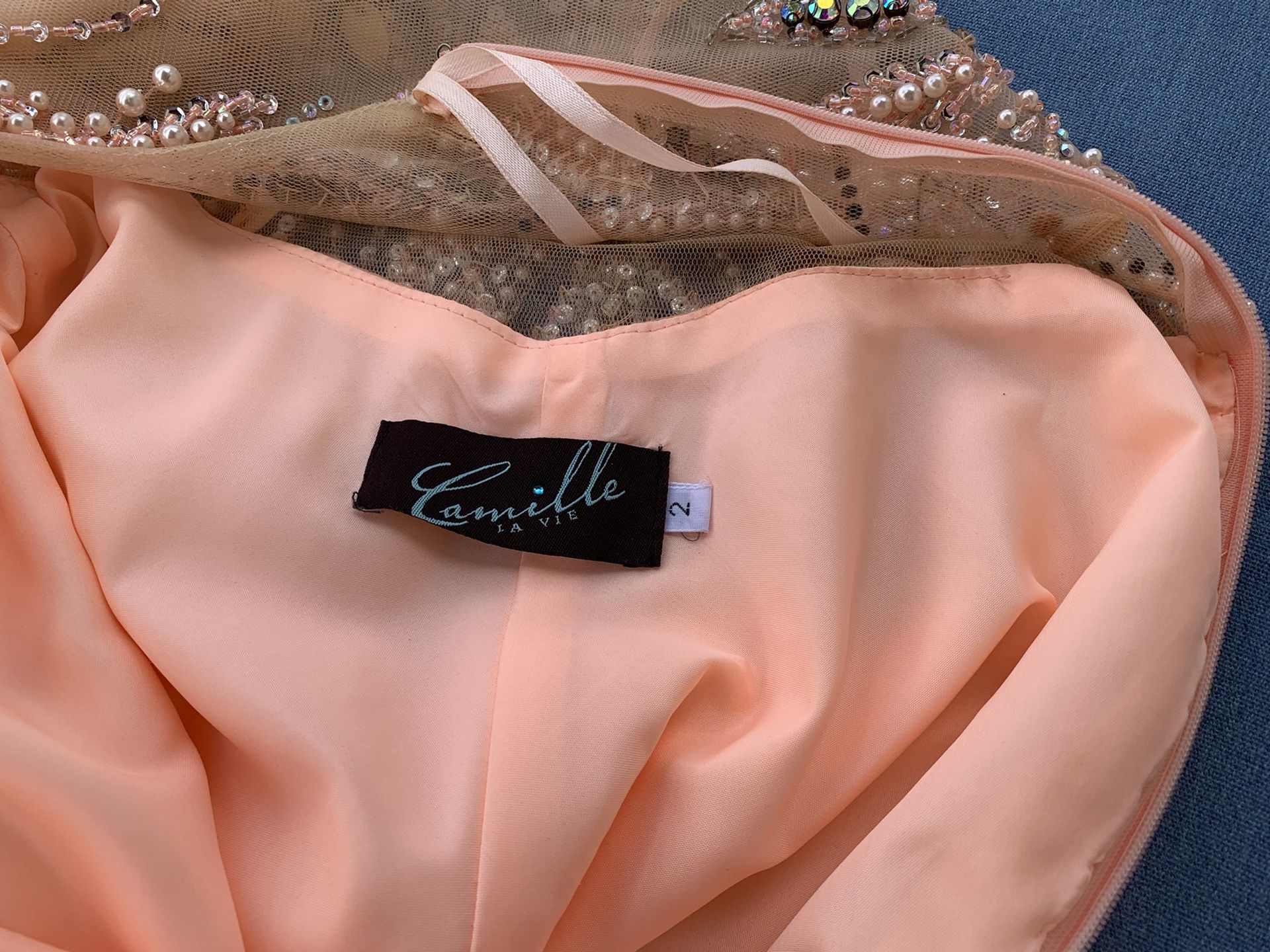 camille la vie beaded dress Camille La Vie Short beaded gown with ruffles Size S  Moda con Mars