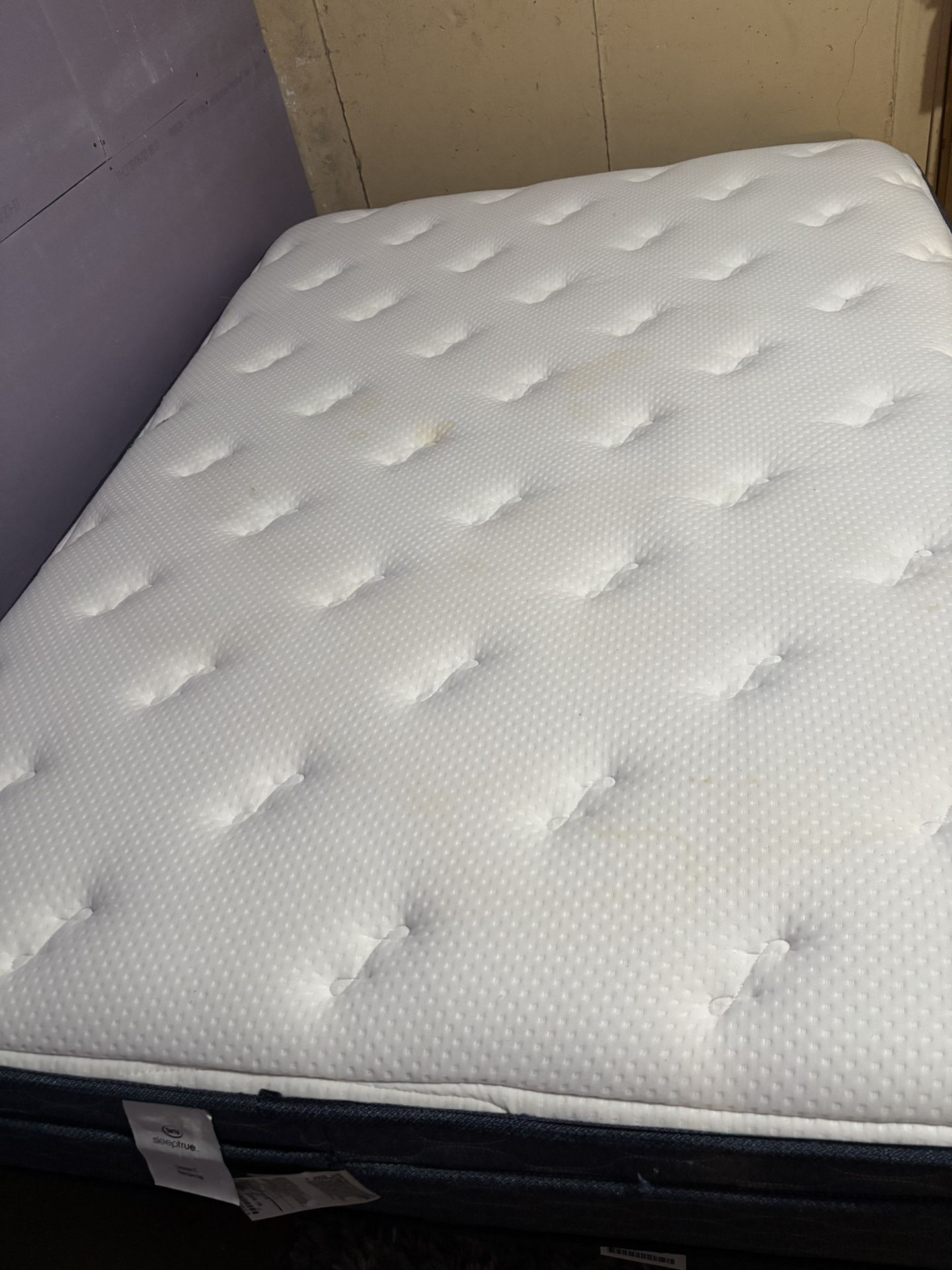 One Or Two Full Size Beds