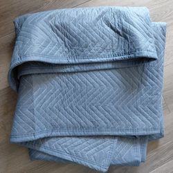 Moving blankets 72" × 80"